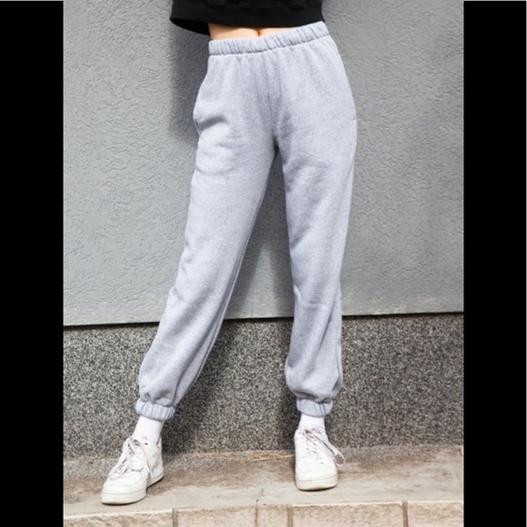 Brandy Melville Light Grey Rosa 
